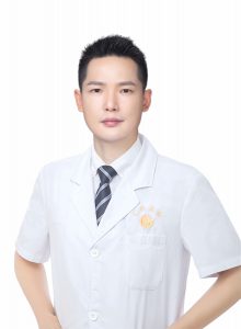 周巍